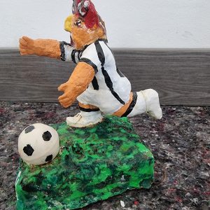 Gallinita futbolera3 arcilla cocida 16x7cm